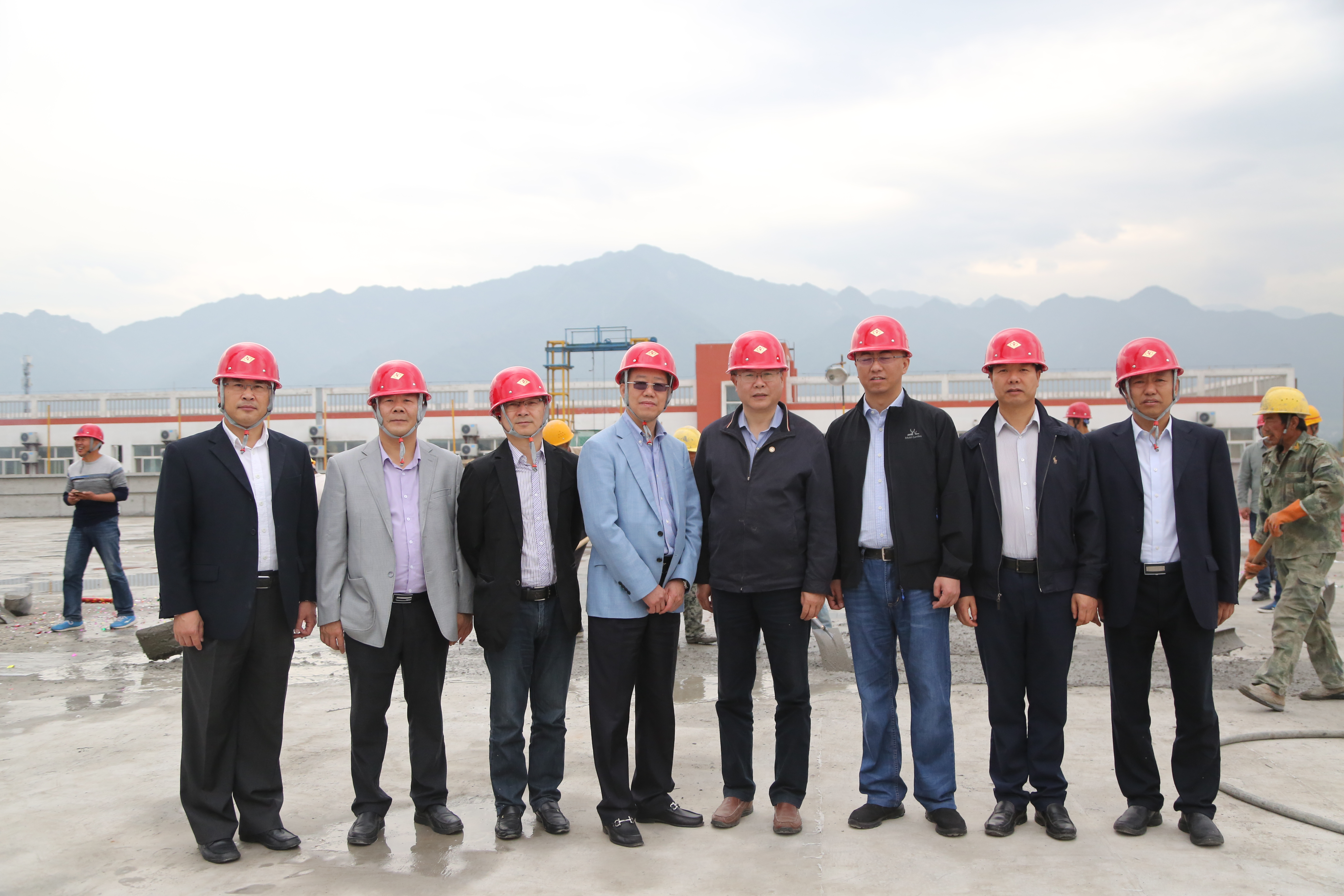 明德學院“明心樓”“明志樓”圓滿封頂