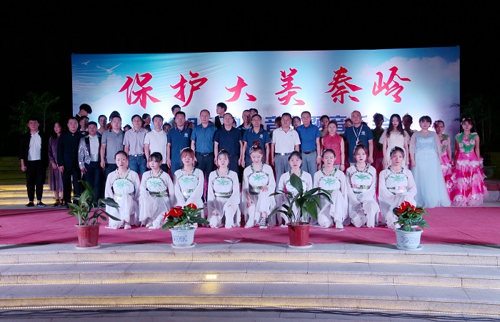 明德學(xué)院舉行“保護(hù)大美秦嶺 共建綠色家園”主題音樂會