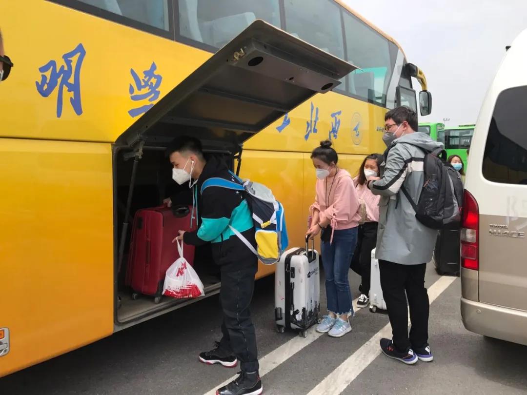 返校第一天 | 初夏的校園 終于等到你！