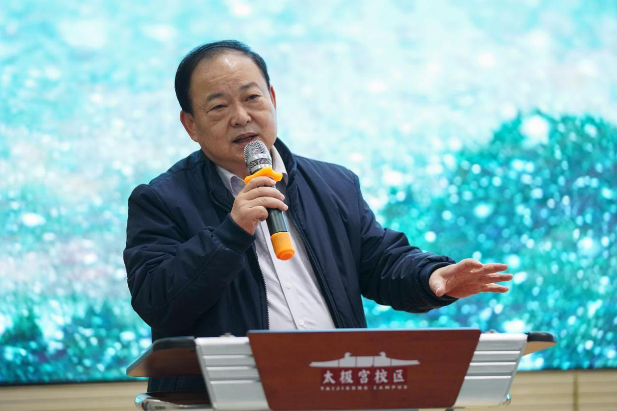 陜文投原董事長(zhǎng)王勇等領(lǐng)導(dǎo)嘉賓一行考察西安明德理工學(xué)院，并出席瀛湖采風(fēng)總結(jié)會(huì)