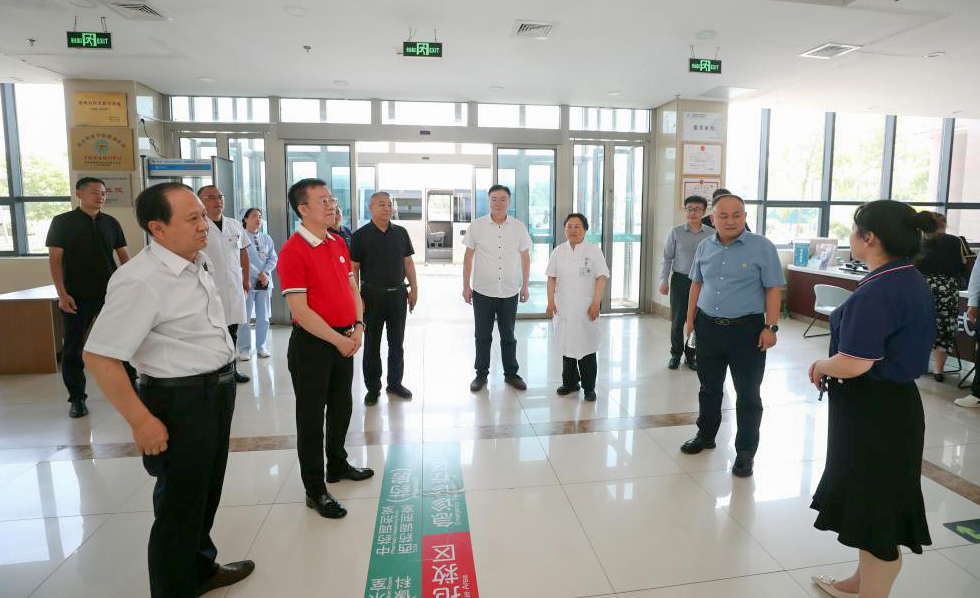 與中國民辦高校先行者同行 共赴教育高質(zhì)量發(fā)展新未來——集團董事局主席、總裁袁漢源先生率團赴黃河科技學(xué)院考察交流