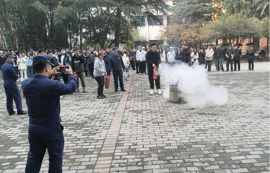 夯實(shí)安全管理基礎(chǔ) 提高全員安全意識(shí) 筑牢安全生產(chǎn)防線 金葉科教集團(tuán)深入開展2024年安全管理專項(xiàng)行動(dòng)之教育事業(yè)篇