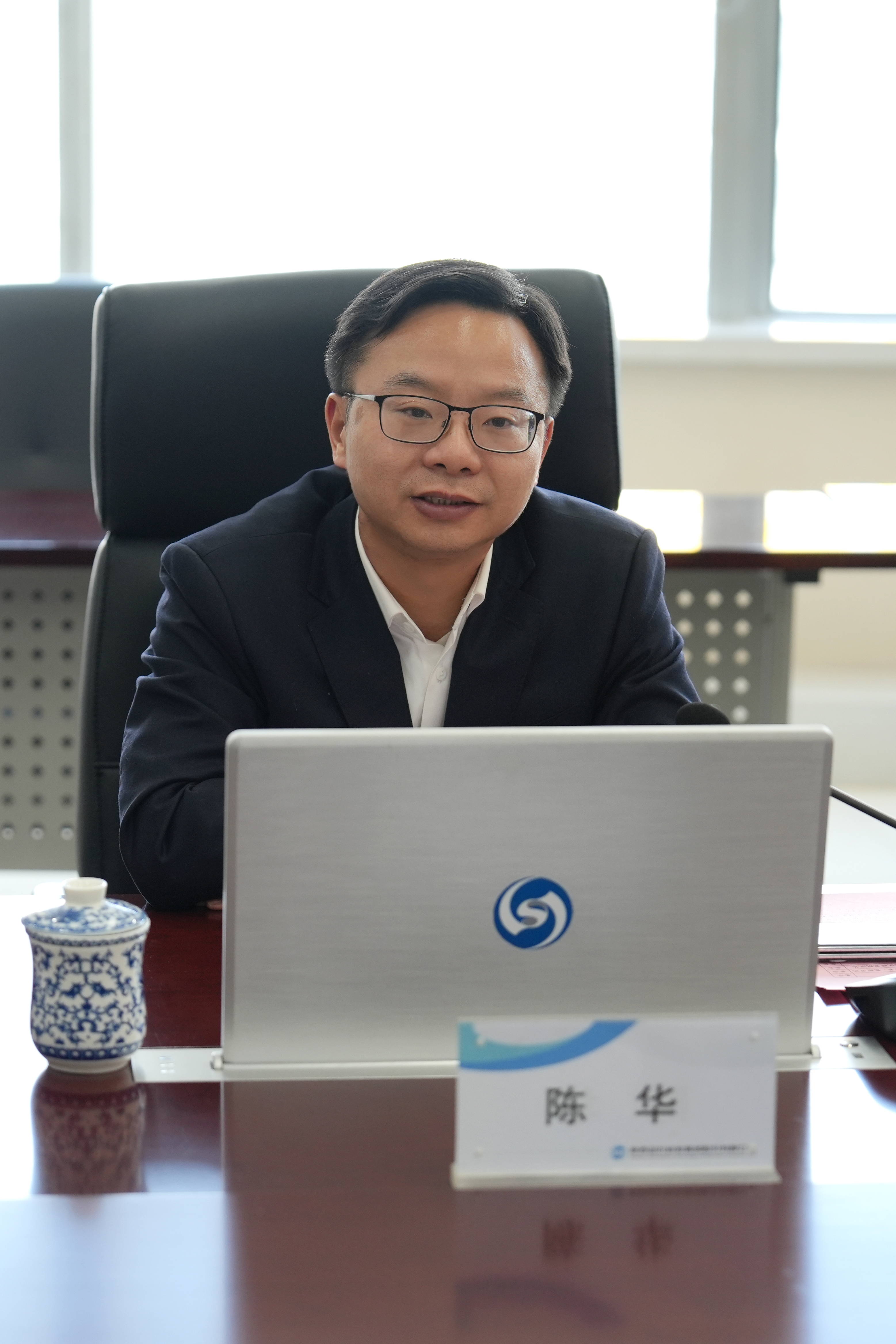 政企同心擘畫新藍圖 金葉科教勇?lián)l(fā)展使命 金葉科教集團與當陽市深化交流推進高質(zhì)量發(fā)展