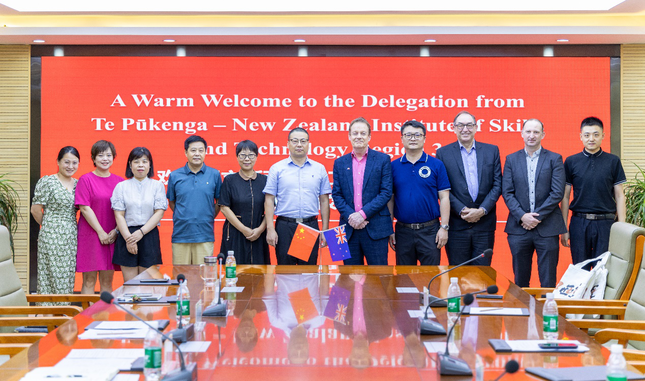 校內(nèi)交流話國際合作 校外研修強(qiáng)教師隊伍 明德學(xué)院扎實推進(jìn)教育事業(yè)高質(zhì)量發(fā)展