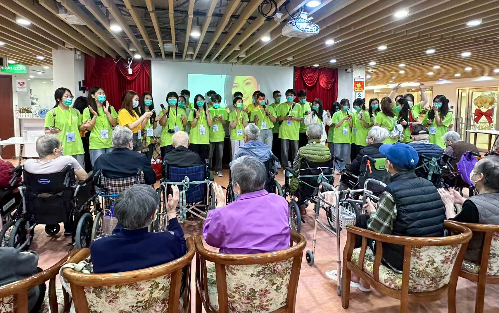 以青春之光 筑家國(guó)夢(mèng)想 集團(tuán)兩校師生代表赴香港參加2025青年夢(mèng)想家交流營(yíng)活動(dòng)