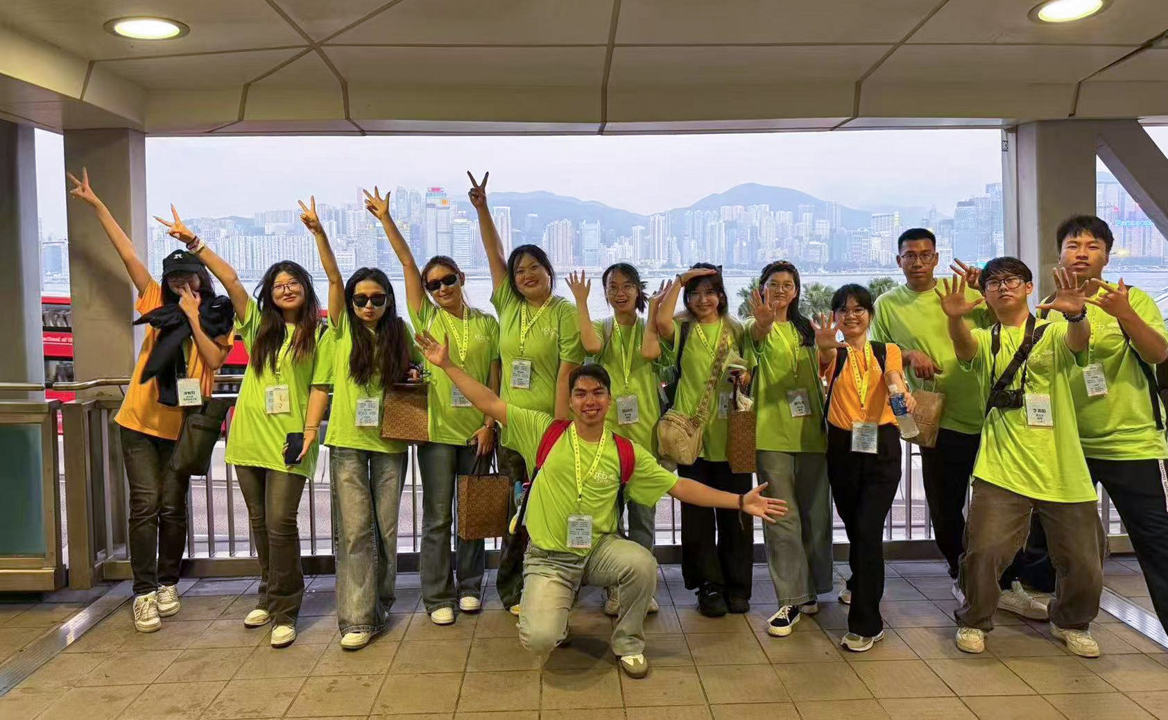 以青春之光 筑家國(guó)夢(mèng)想 集團(tuán)兩校師生代表赴香港參加2025青年夢(mèng)想家交流營(yíng)活動(dòng)